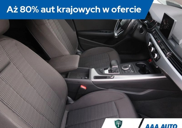 Audi A4 cena 70000 przebieg: 231114, rok produkcji 2016 z Kutno małe 301